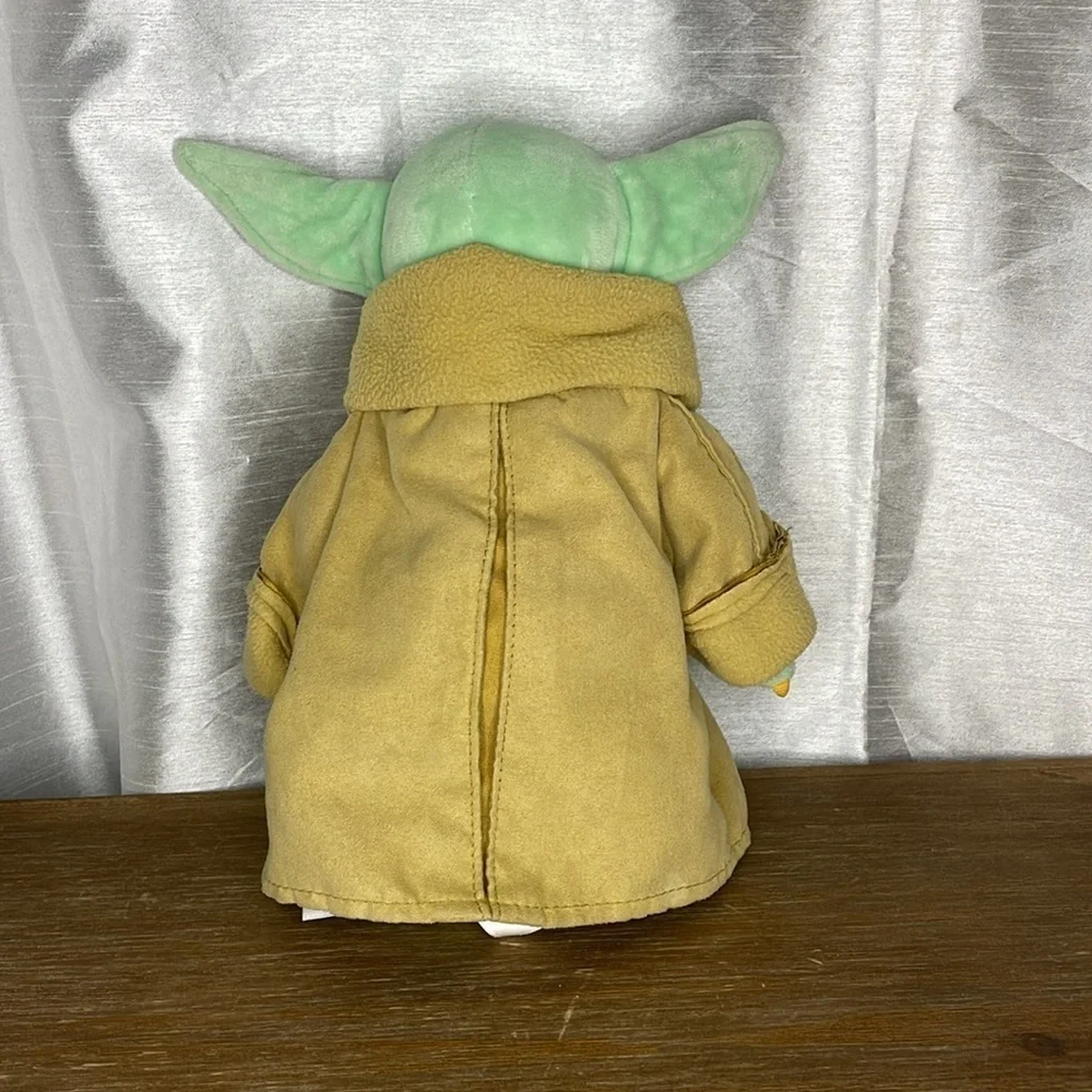 Disney mandalorian child